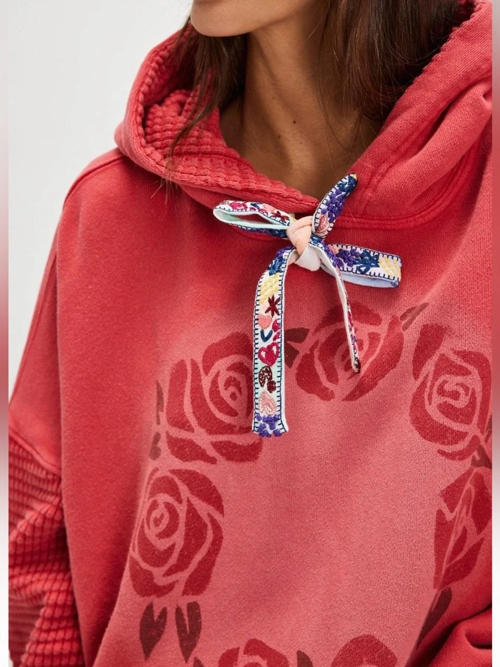 Free People tags photos without